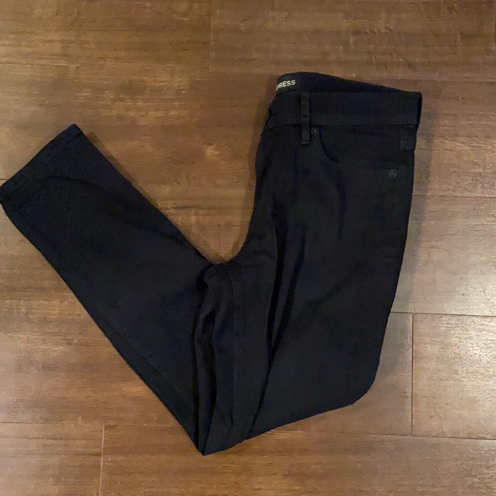 Express Black Capris